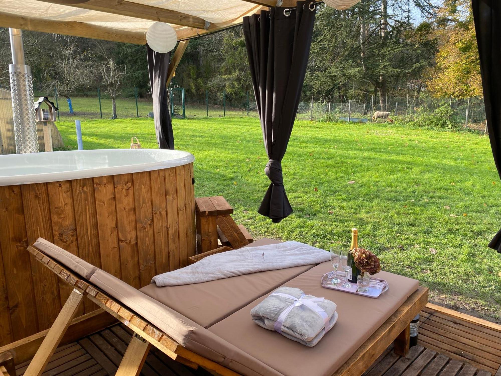Les Mariniers Chambres D'Hotes -Guest House - Bain Nordique En Option Mareuil-sur-Cher Exterior foto